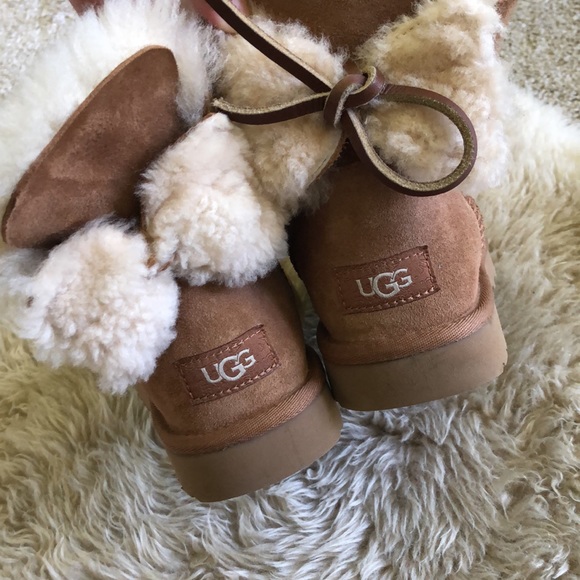 UGG Classic Double Bow Mini in Chestnut Size 6 - Picture 9 of 16
